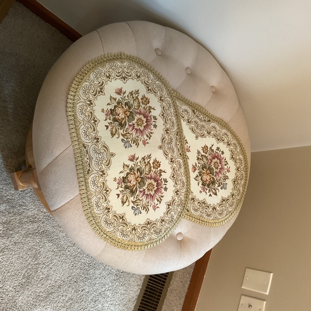 Victorian Vintage Oval Placemats - Cream Beige and Gold Set of 2